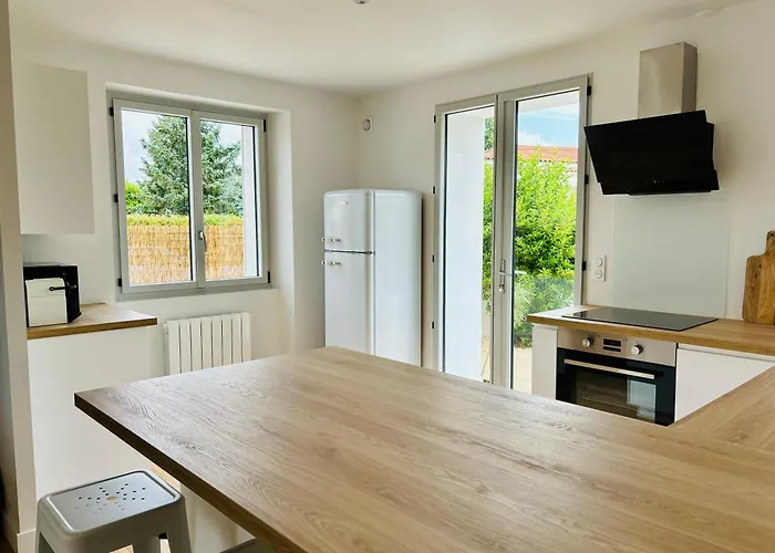 La Petite Maison Du Quai - Face A La Sevre